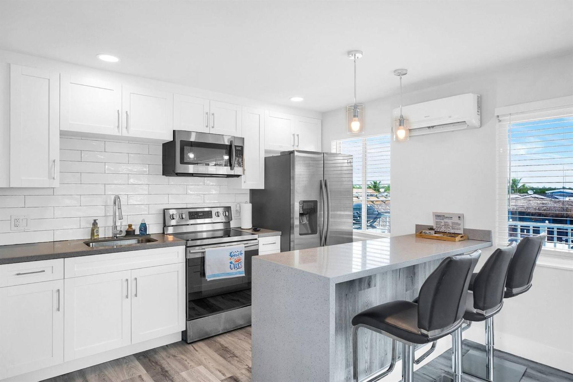 Apartment Waterfront 1, Kayaks, Pool, Bay View, Wifi