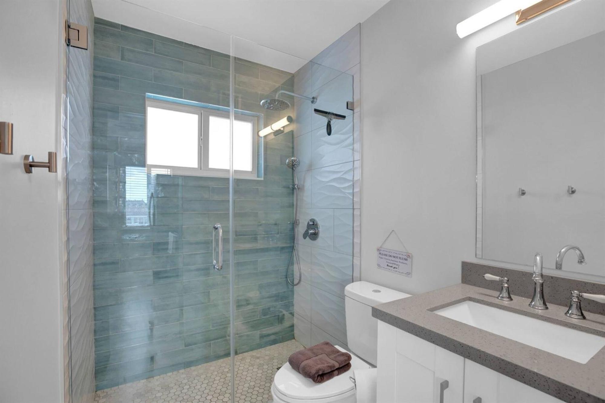 Waterfront 1, Kayaks, Pool, Bay View, Wifi Jewfish