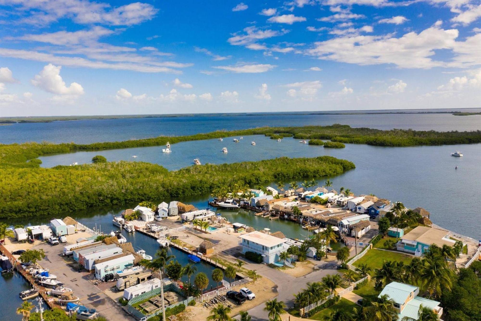 Apartment Waterfront 1, Kayaks, Pool, Bay View, Wifi