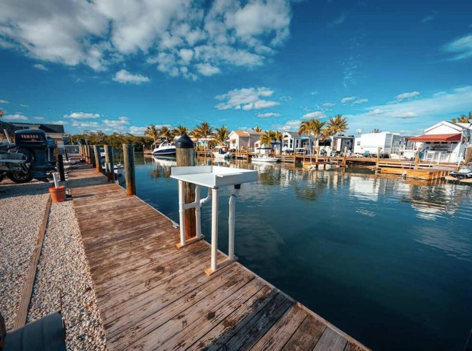 Waterfront 1, Kayaks, Pool, Bay View, Wifi Apartment